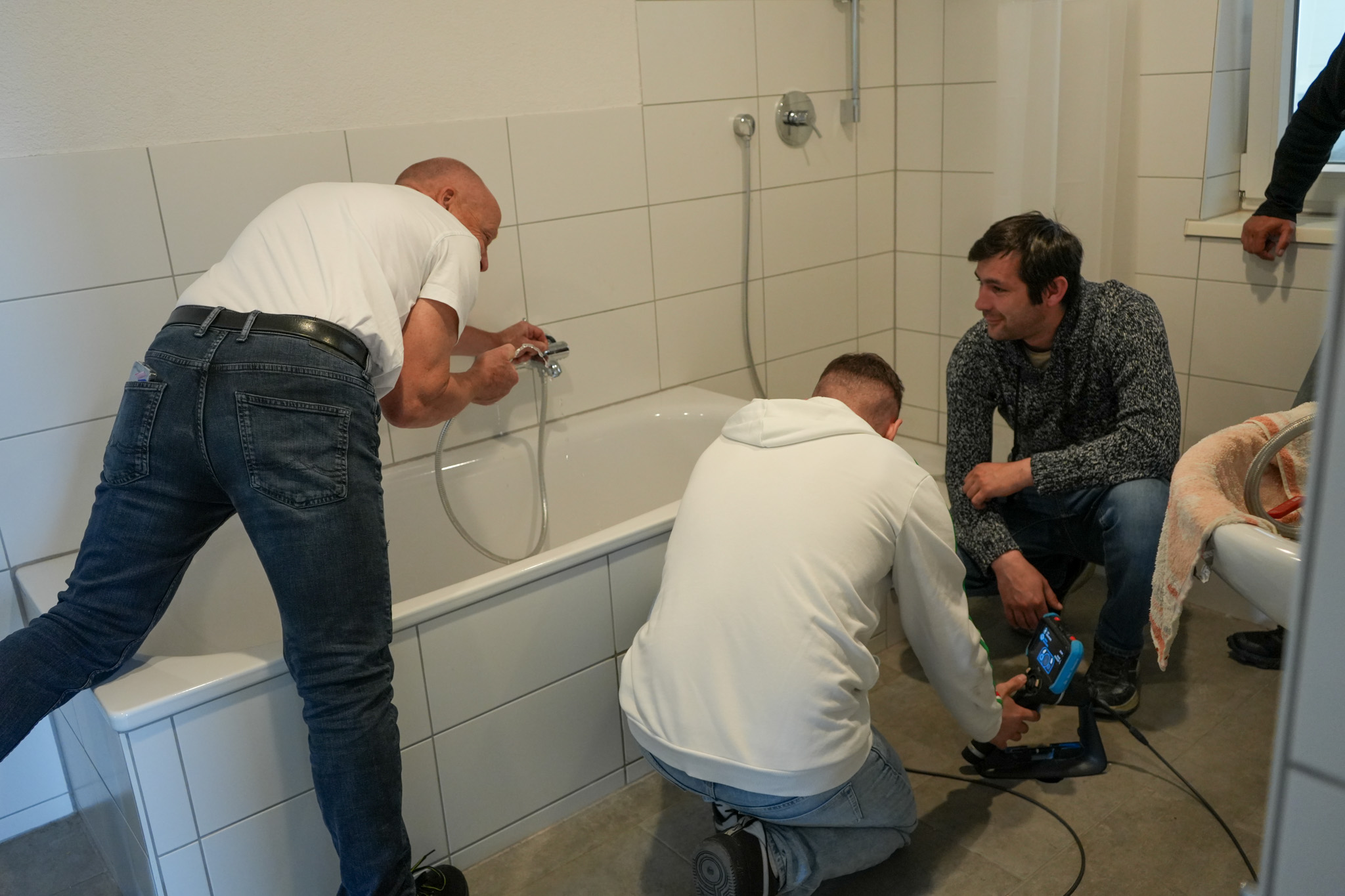 Markenübergreifend lernen, gemeinsam wachsen – Leckortungs-Workshop in der Neighbourly Academy